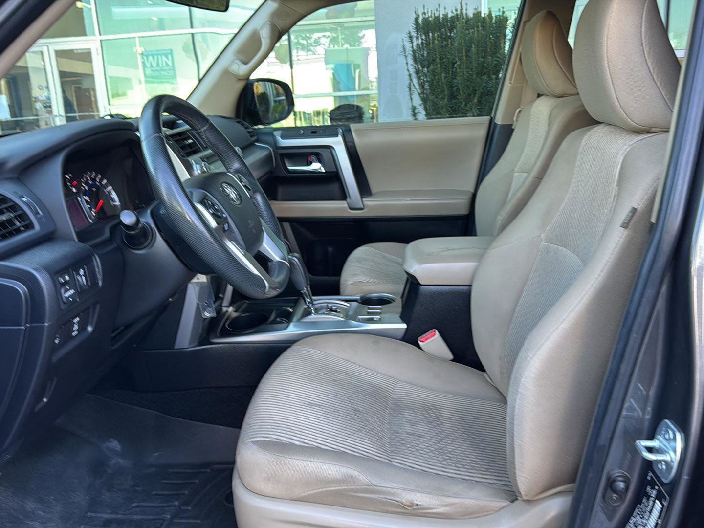 Used 2016 Toyota 4Runner SR5 image 8