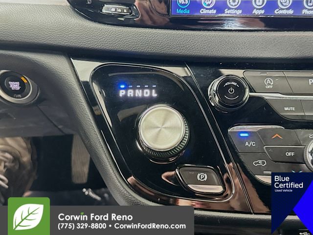 Used 2020 Chrysler Pacifica Touring-L image 19