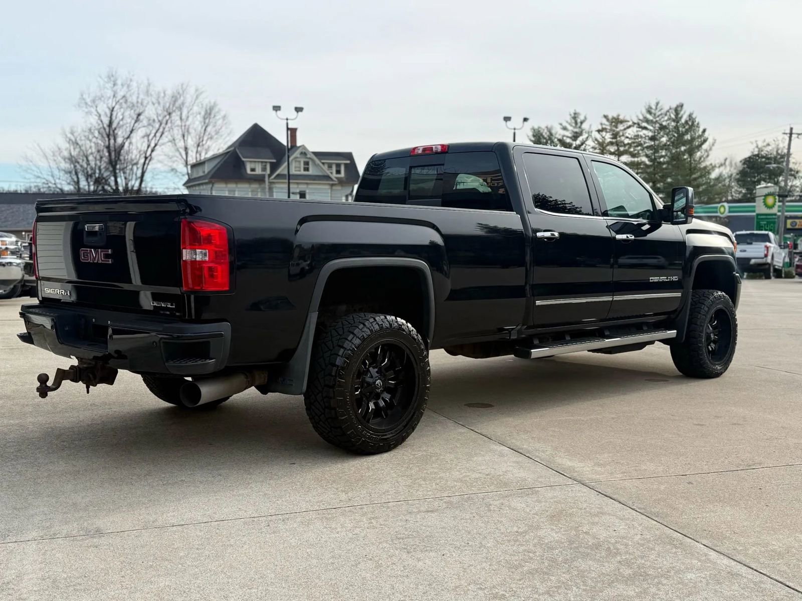 Used 2018 GMC Sierra 3500 Denali w/ Duramax Plus Package image 3