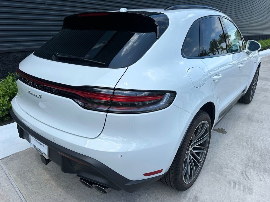 Certified 2025 Porsche Macan S image 9