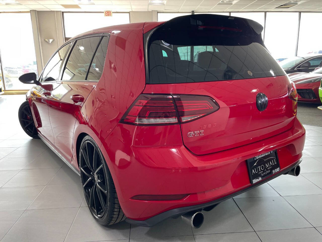 Used 2020 Volkswagen GTI SE image 5