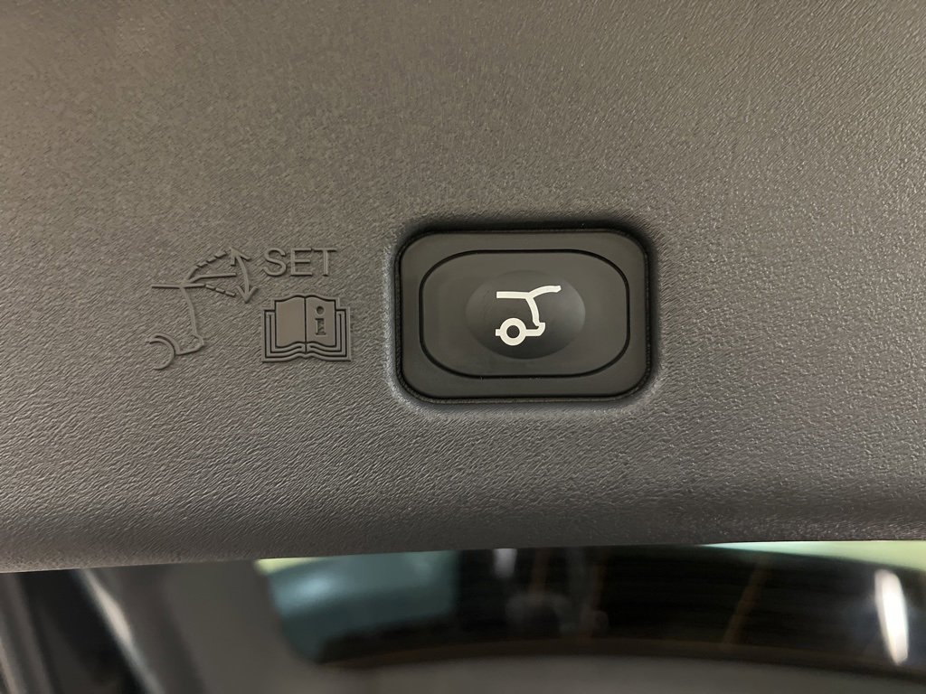 Used 2026 Lincoln Nautilus Premier image 39