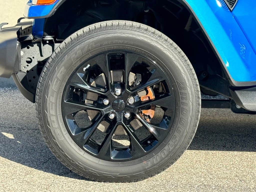 Used 2021 Jeep Wrangler Unlimited Sahara w/ Cold Weather Group image 39