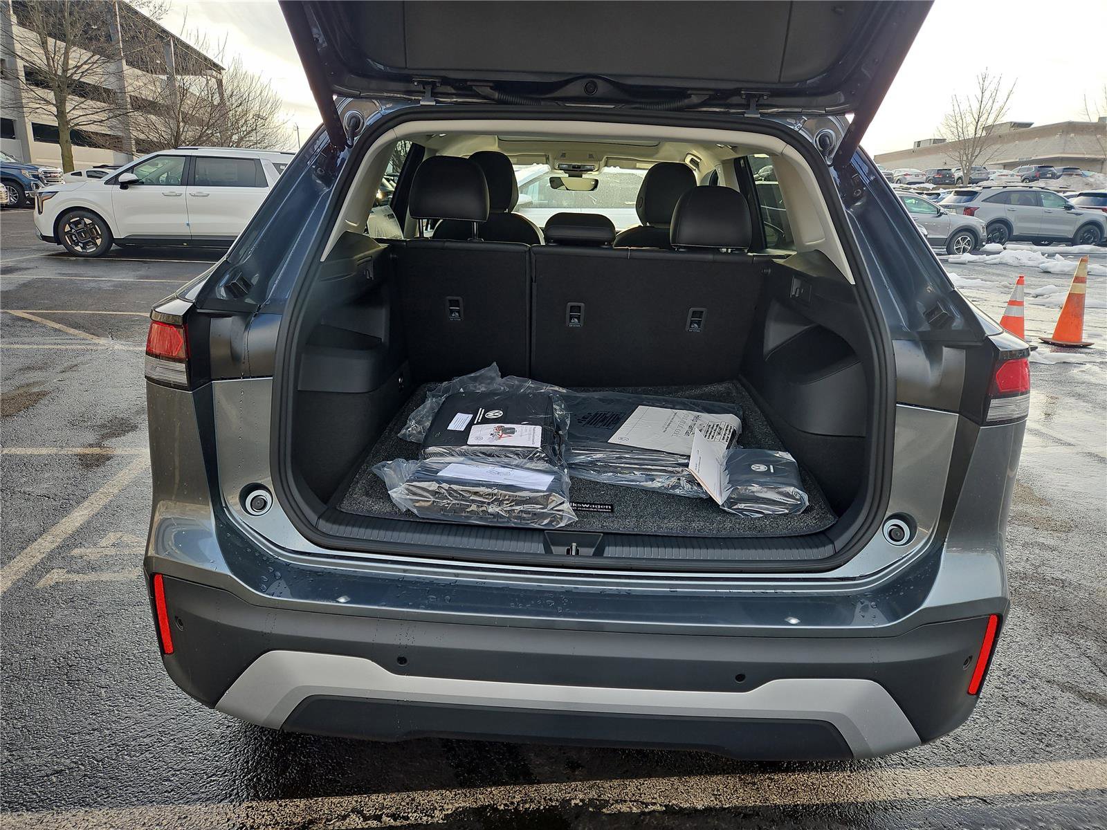 New 2026 Volkswagen Tiguan SE image 5