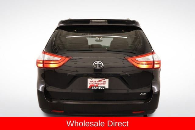 Used 2016 Toyota Sienna XLE image 3