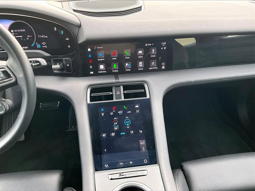 Used 2025 Porsche Taycan image 16