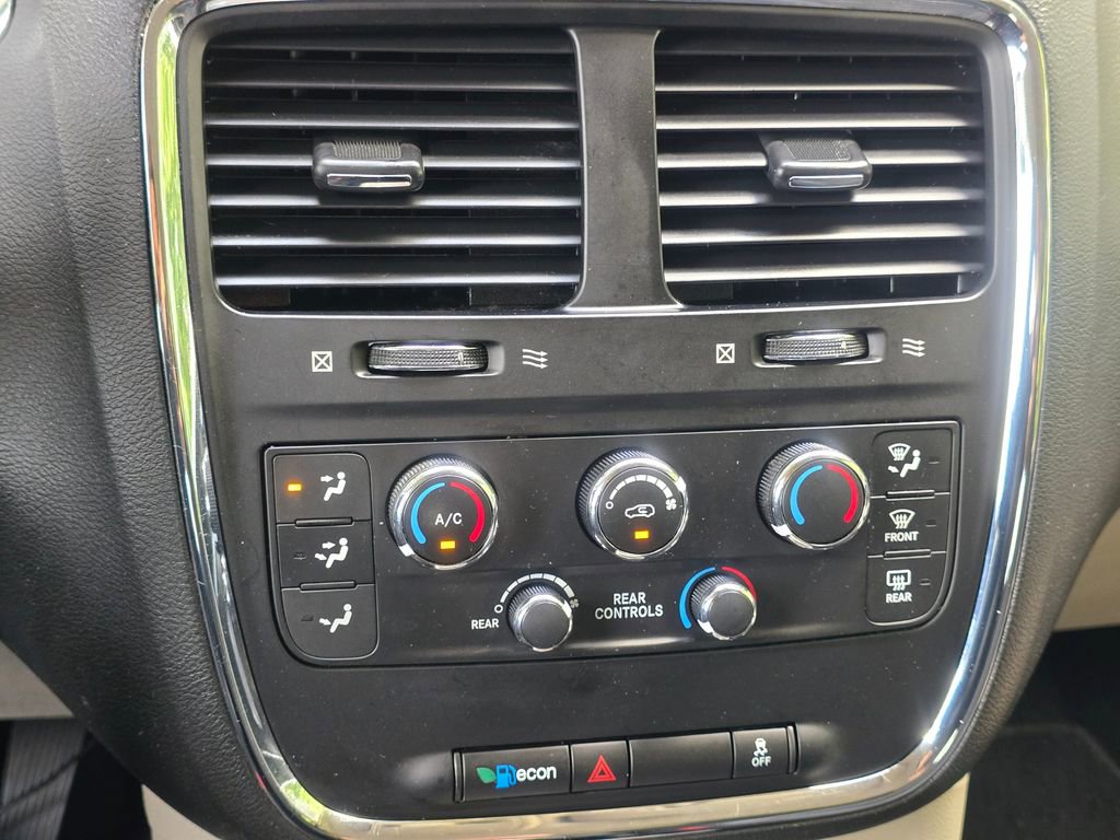Used 2016 Dodge Grand Caravan SE w/ Quick Order Package 29E SE FWD image 36
