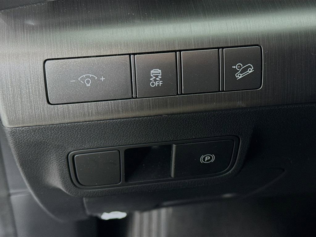 Certified 2025 Hyundai Kona SEL image 10