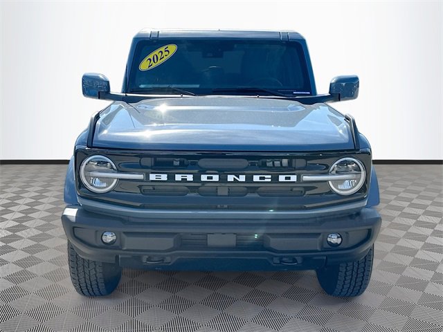 Used 2025 Ford Bronco Outer Banks image 2