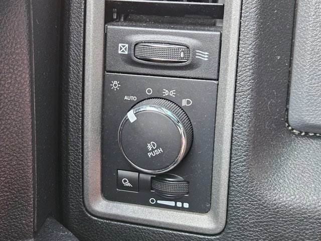 Used 2014 RAM 1500 Express RWD image 11