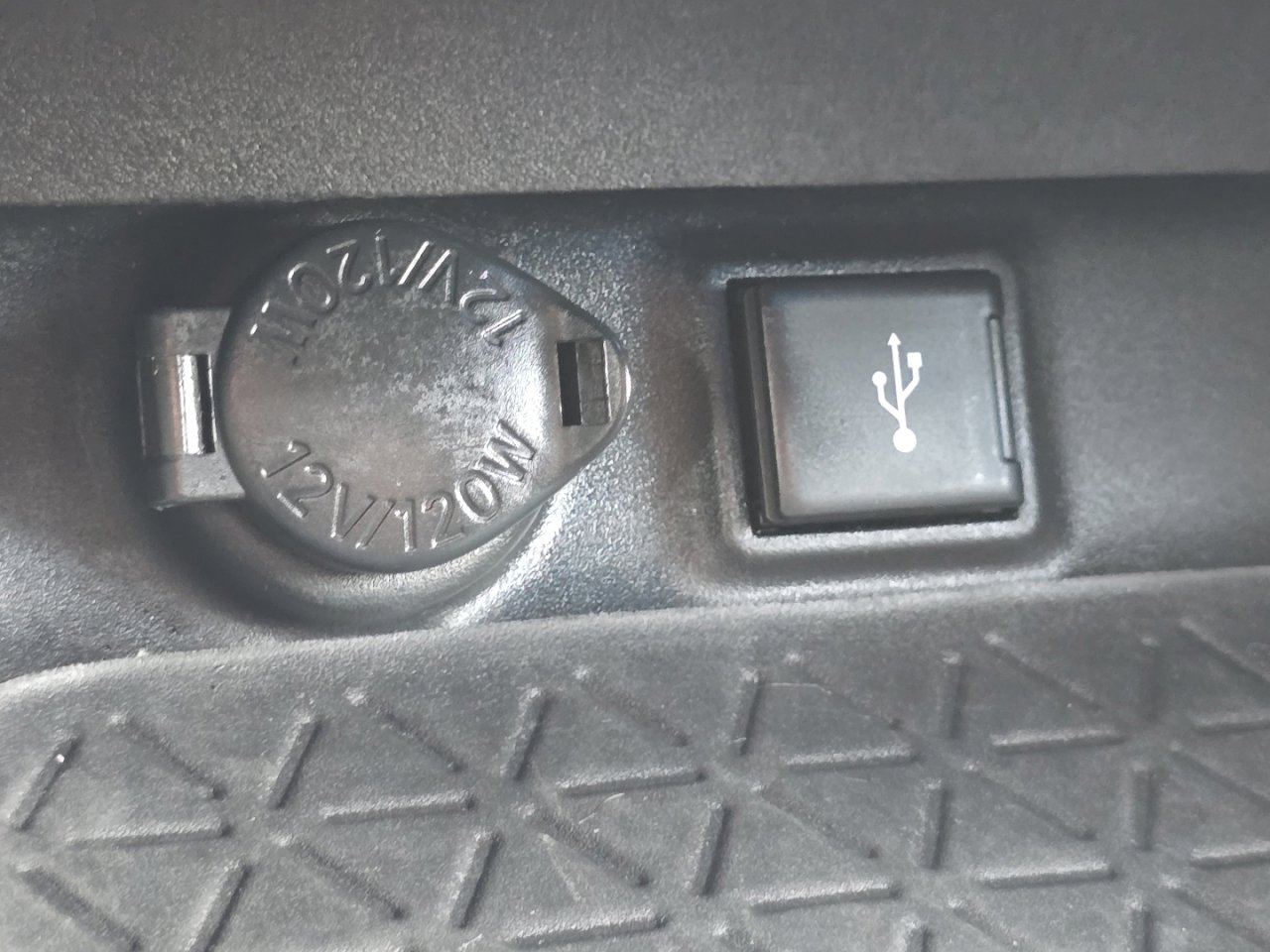 Certified 2022 Toyota RAV4 XSE AWD/4WD image 30
