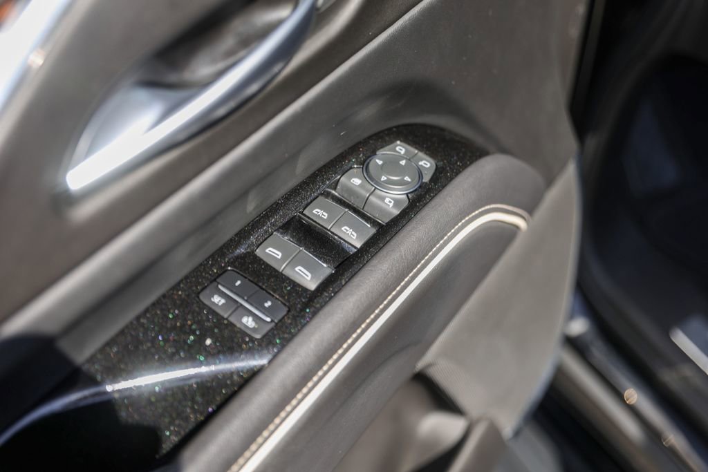 Used 2023 Cadillac Escalade Premium Luxury image 24