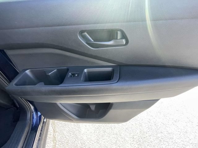 Used 2025 Nissan Pathfinder SV FWD image 17