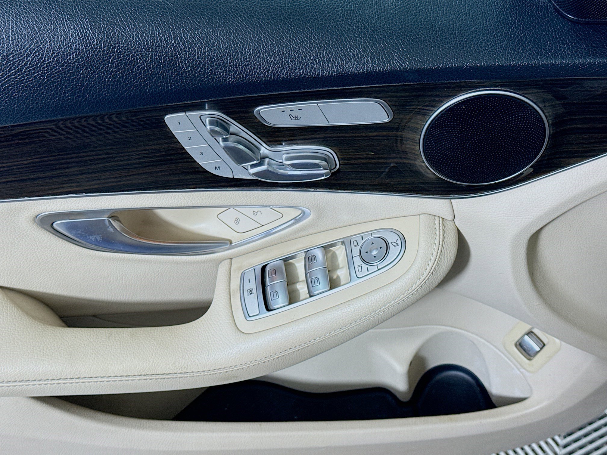 Used 2021 Mercedes-Benz C 300 Sedan image 24