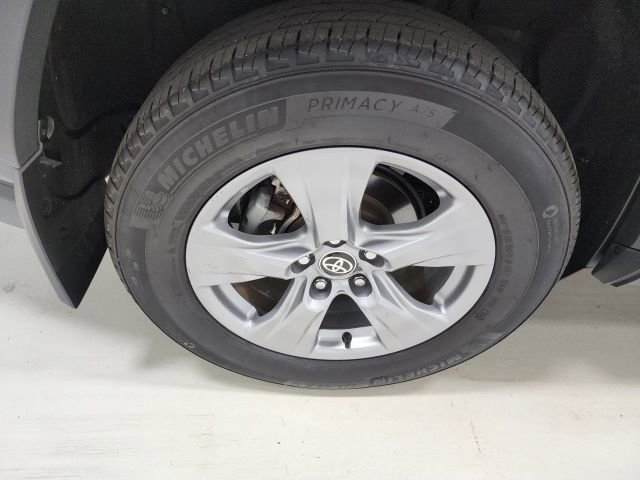 Used 2024 Toyota RAV4 XLE w/ Convenience Package image 39