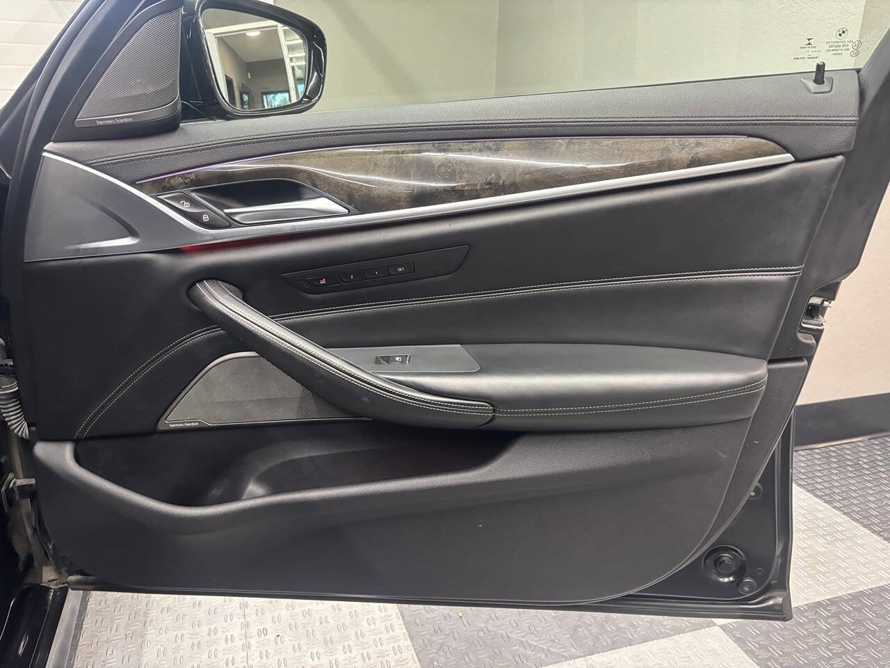 Used 2017 BMW 540i RWD image 24