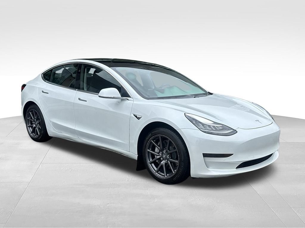 Used 2020 Tesla Model 3 Standard Range Plus RWD image 1