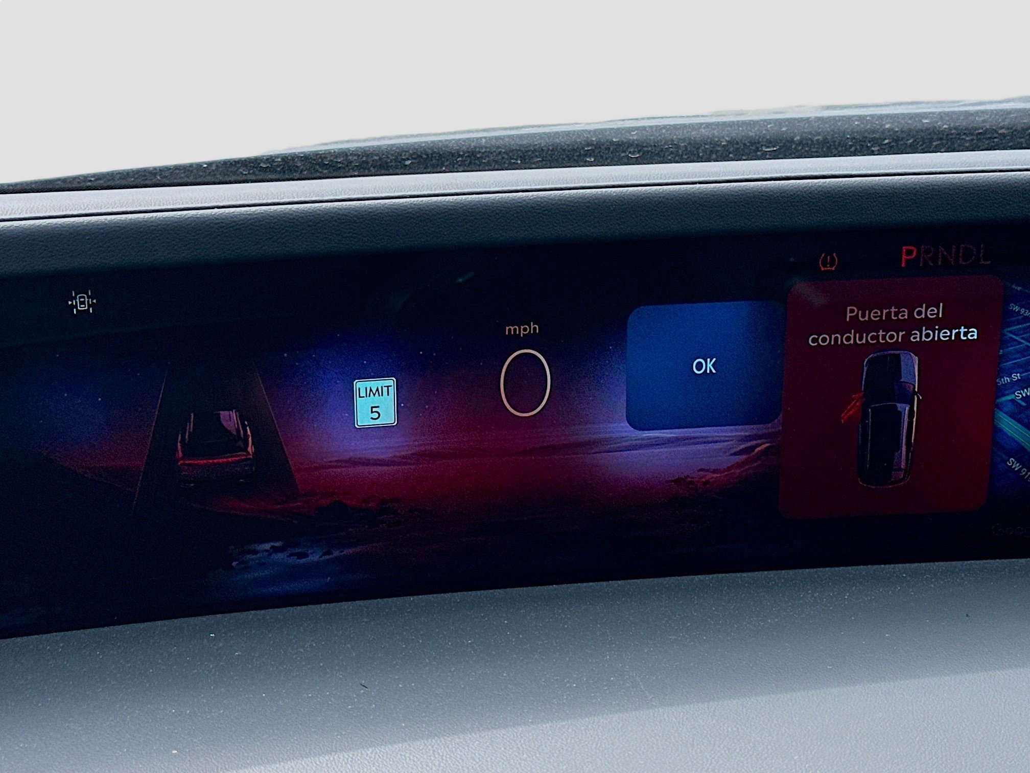 Used 2025 Lincoln Nautilus Premier image 9