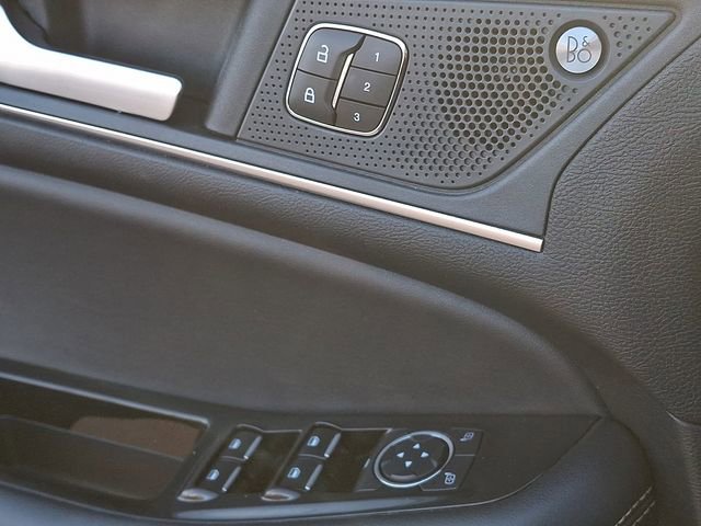 Used 2019 Ford Edge ST image 22