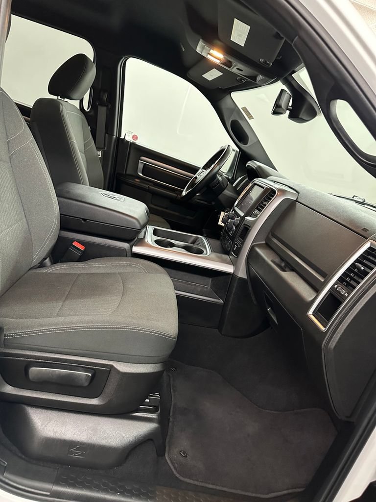 Used 2022 RAM 1500 Warlock AWD/4WD image 37