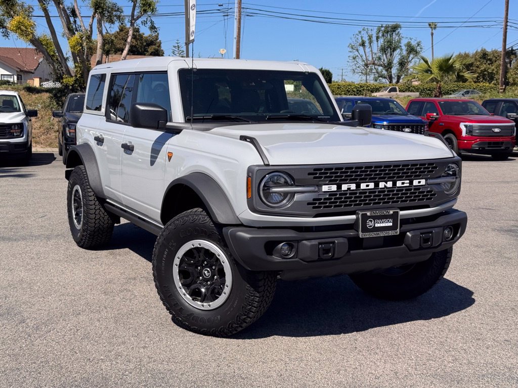 New 2026 Ford Bronco Badlands w/ Sasquatch Package AWD/4WD image 2