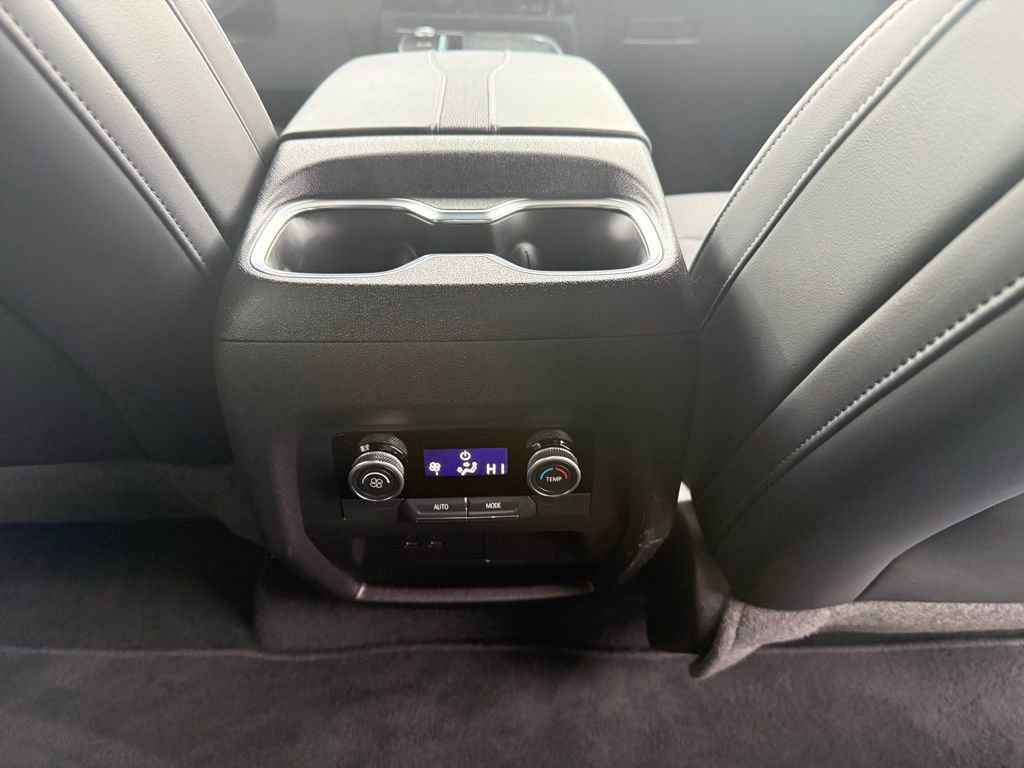Used 2025 Buick Enclave Preferred image 18