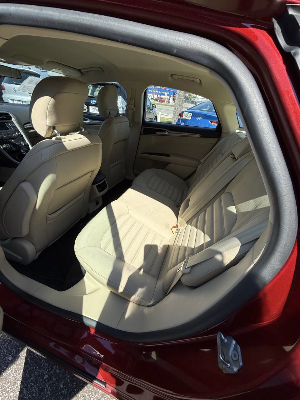 Used 2013 Ford Fusion SE FWD image 15