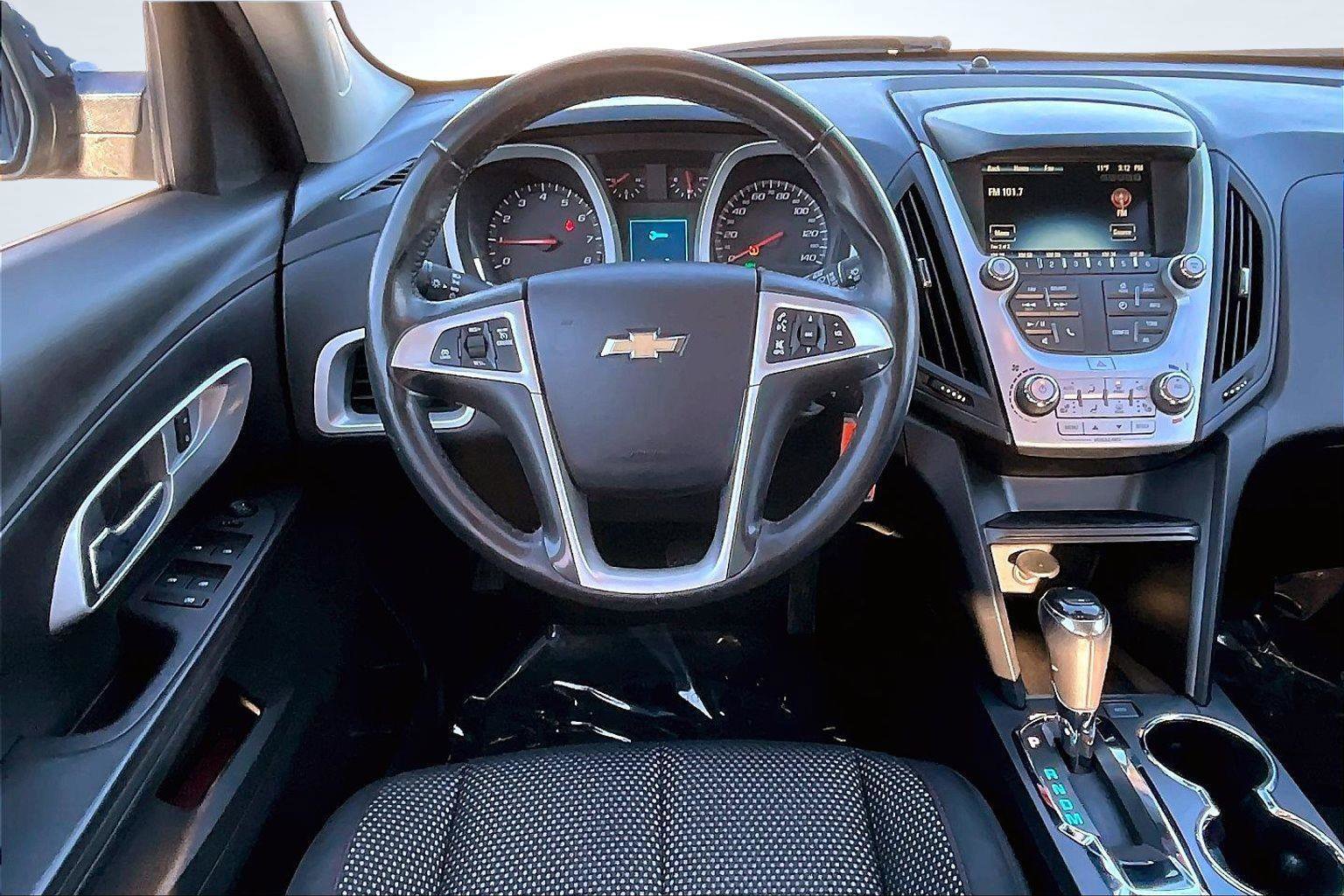 Used 2017 Chevrolet Equinox LT w/ Convenience Package image 6