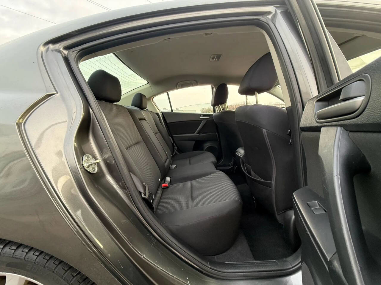 Used 2012 MAZDA MAZDA3 i Touring image 11