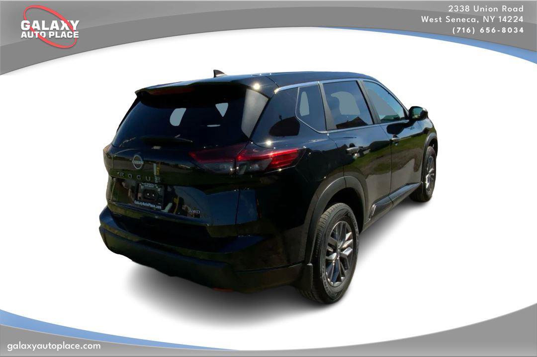 Used 2024 Nissan Rogue S AWD/4WD image 5