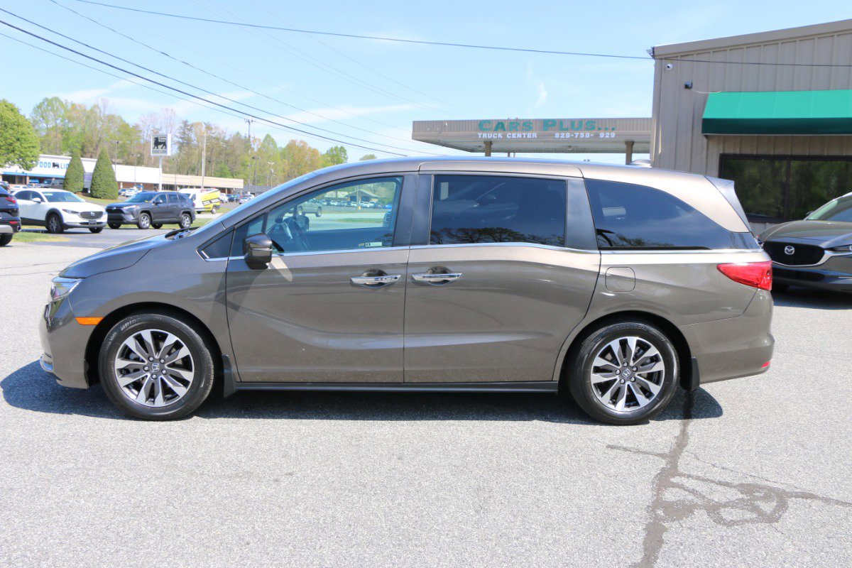 Used 2023 Honda Odyssey EX-L image 2