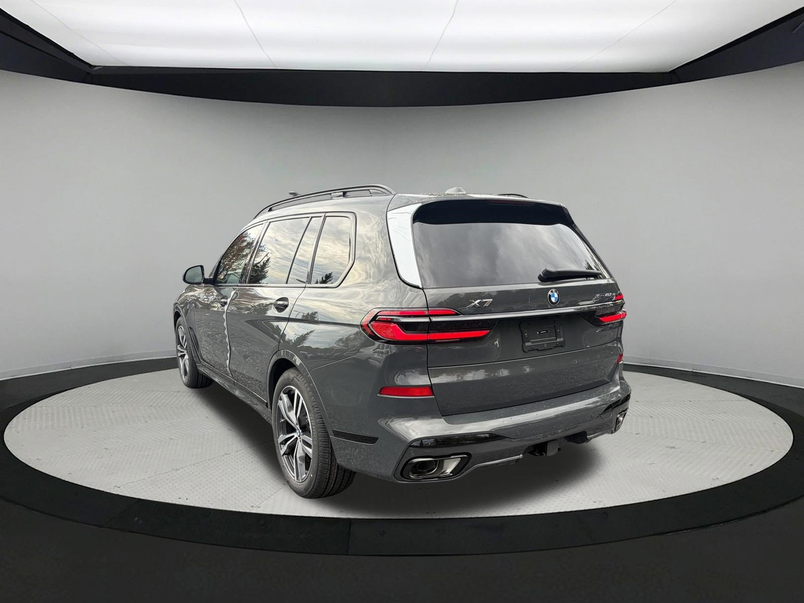 New 2027 BMW X7 xDrive40i w/ M Sport Package AWD/4WD image 5