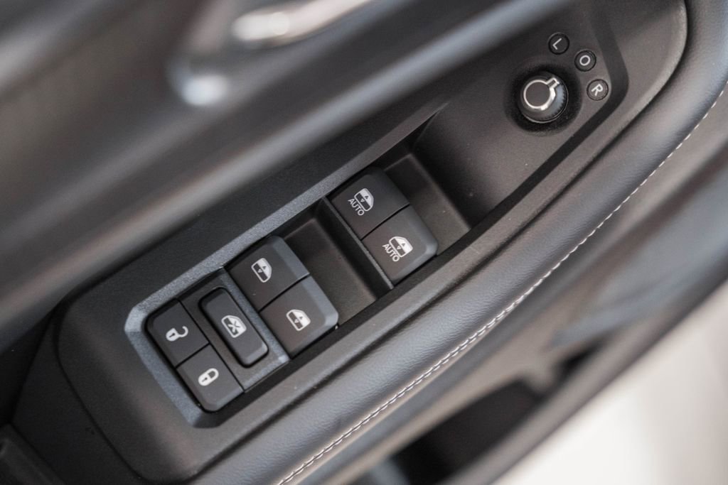 New 2025 Jeep Grand Cherokee Altitude image 36