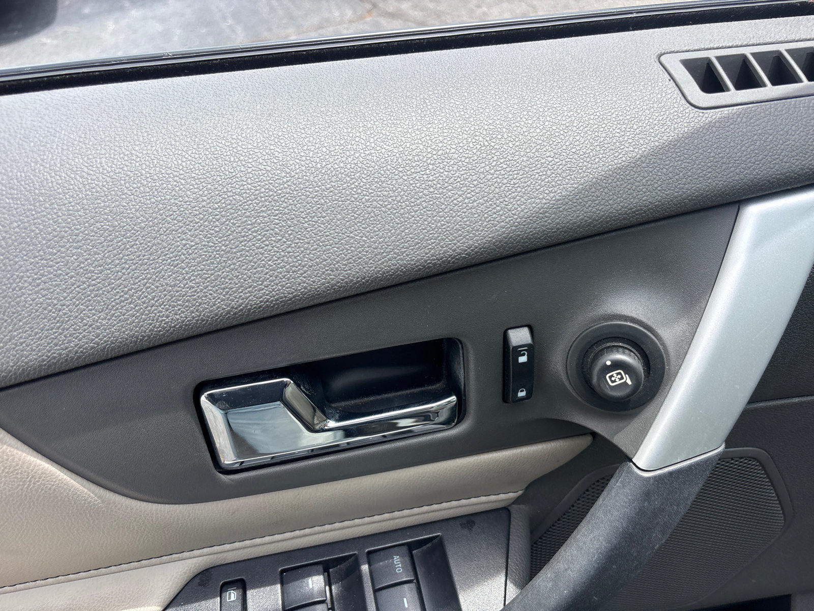 Used 2013 Ford Edge SEL FWD image 12