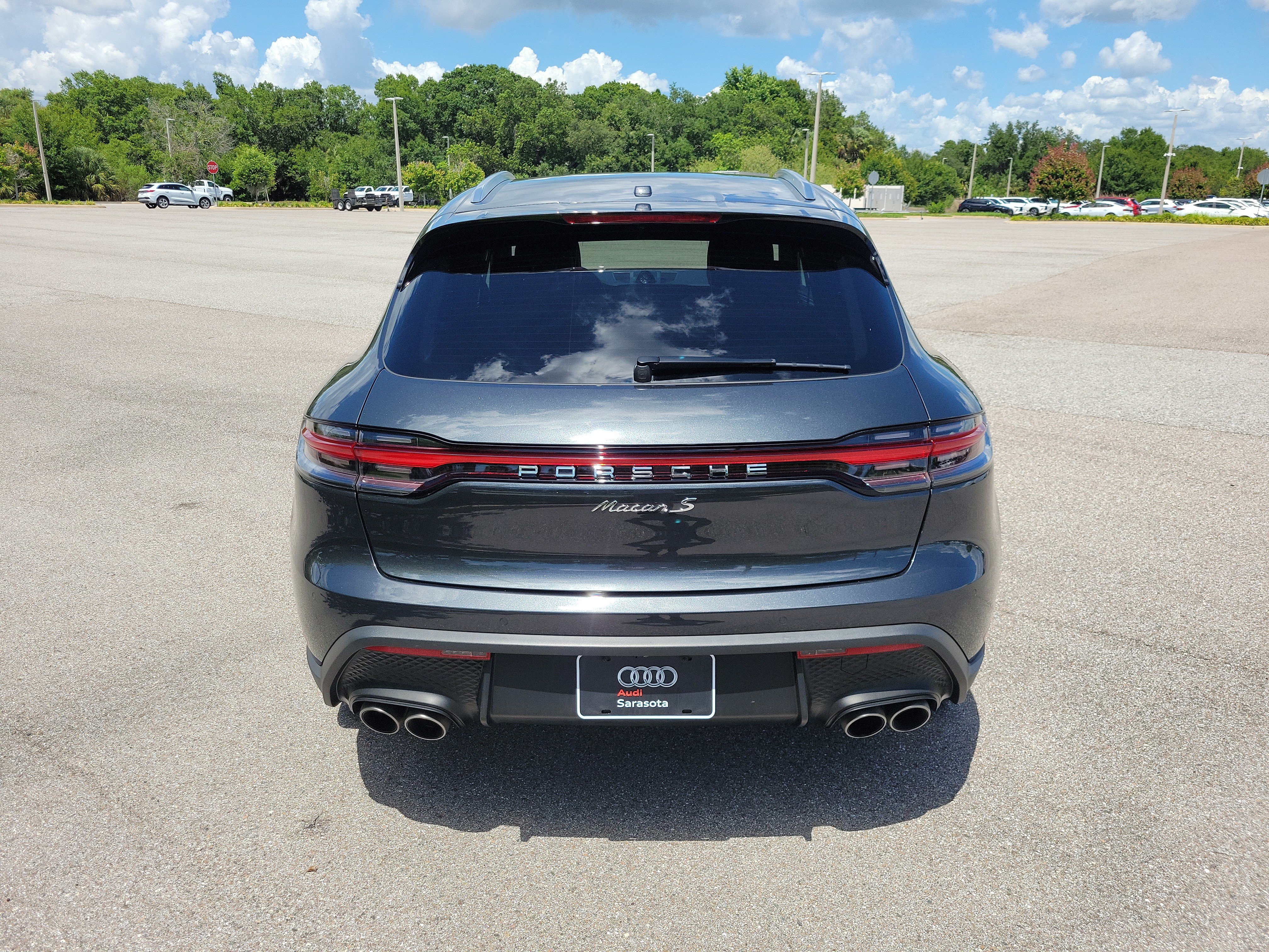 Certified 2024 Porsche Macan S AWD/4WD image 5