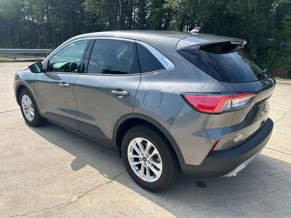 Used 2022 Ford Escape SE w/ Convenience Package FWD image 3