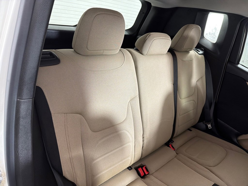 Used 2019 Jeep Renegade Latitude w/ UConnect 8.4 Nav Group image 23