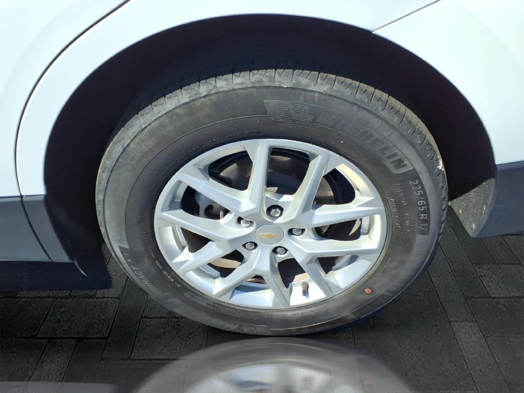 Used 2024 Chevrolet Equinox LT FWD image 11