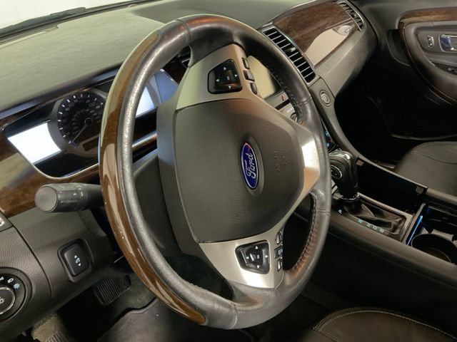 Used 2015 Ford Taurus Limited w/ Equipment Group 301A AWD/4WD image 18