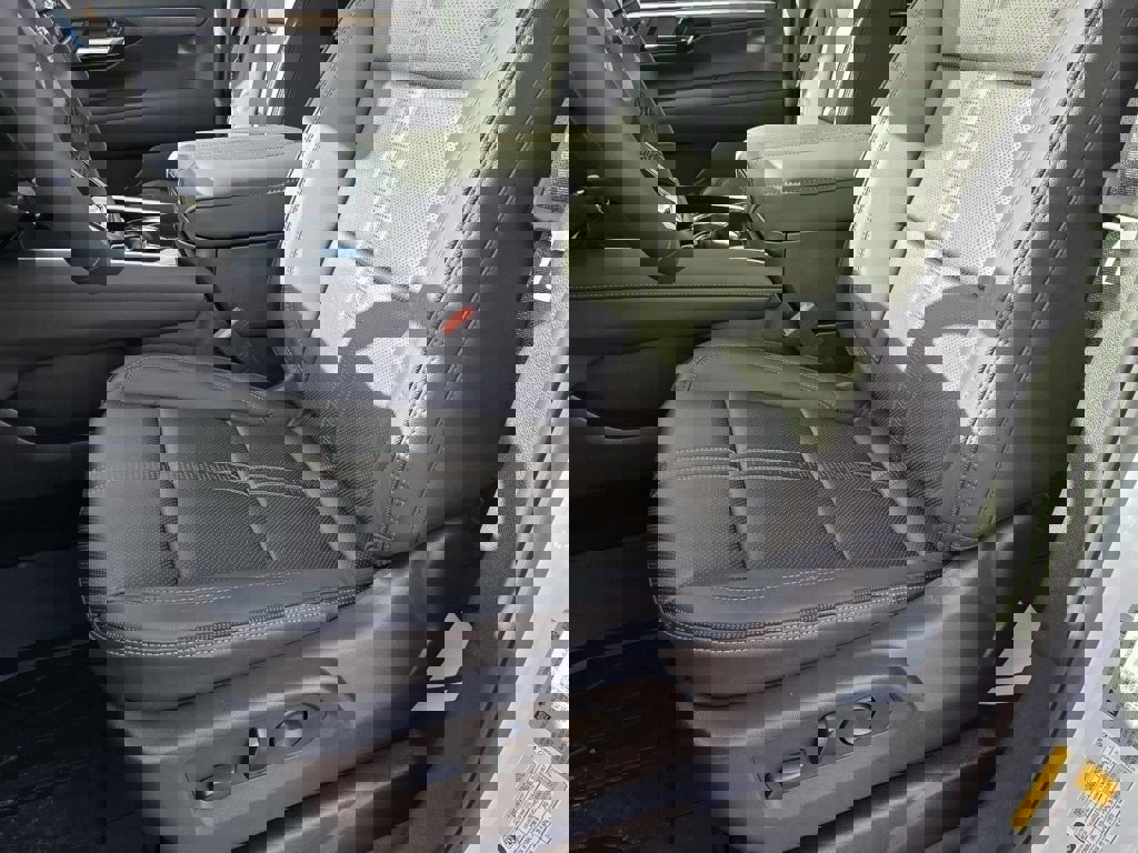 New 2026 Chevrolet Suburban High Country image 18