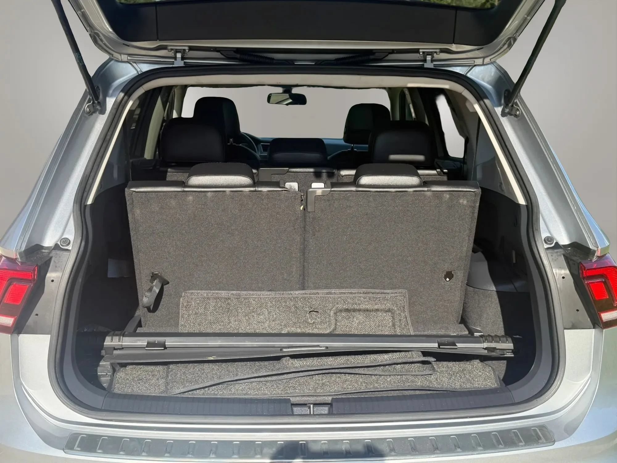 Used 2019 Volkswagen Tiguan SE w/ Panoramic Sunroof Package FWD image 41