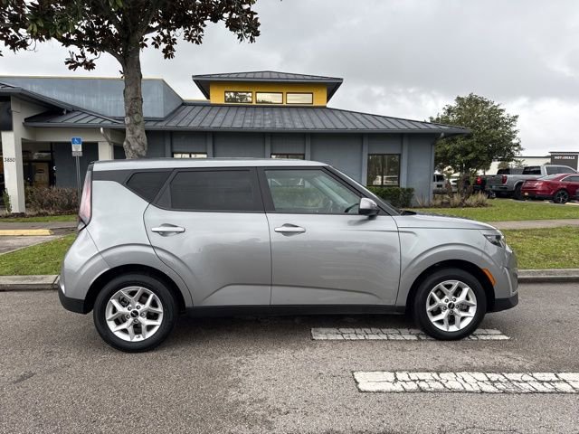 Used 2025 Kia Soul LX w/ LX Technology Package image 8
