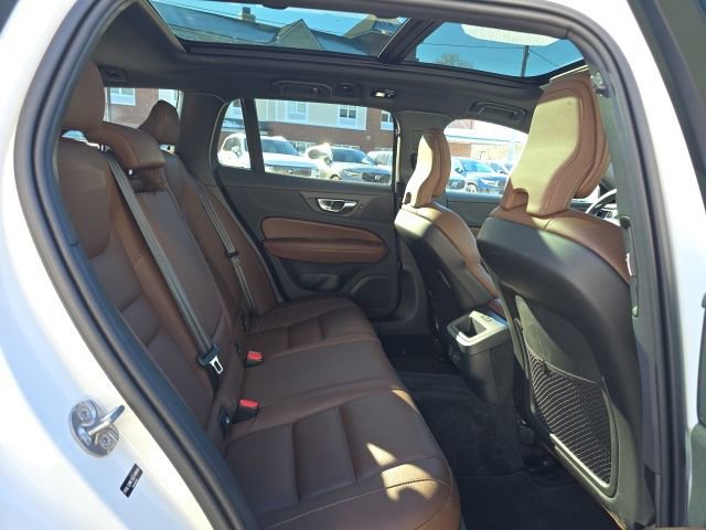 Certified 2025 Volvo V60 B5 Cross Country Plus image 19