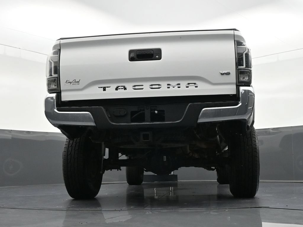 Used 2020 Toyota Tacoma TRD Off-Road AWD/4WD image 27