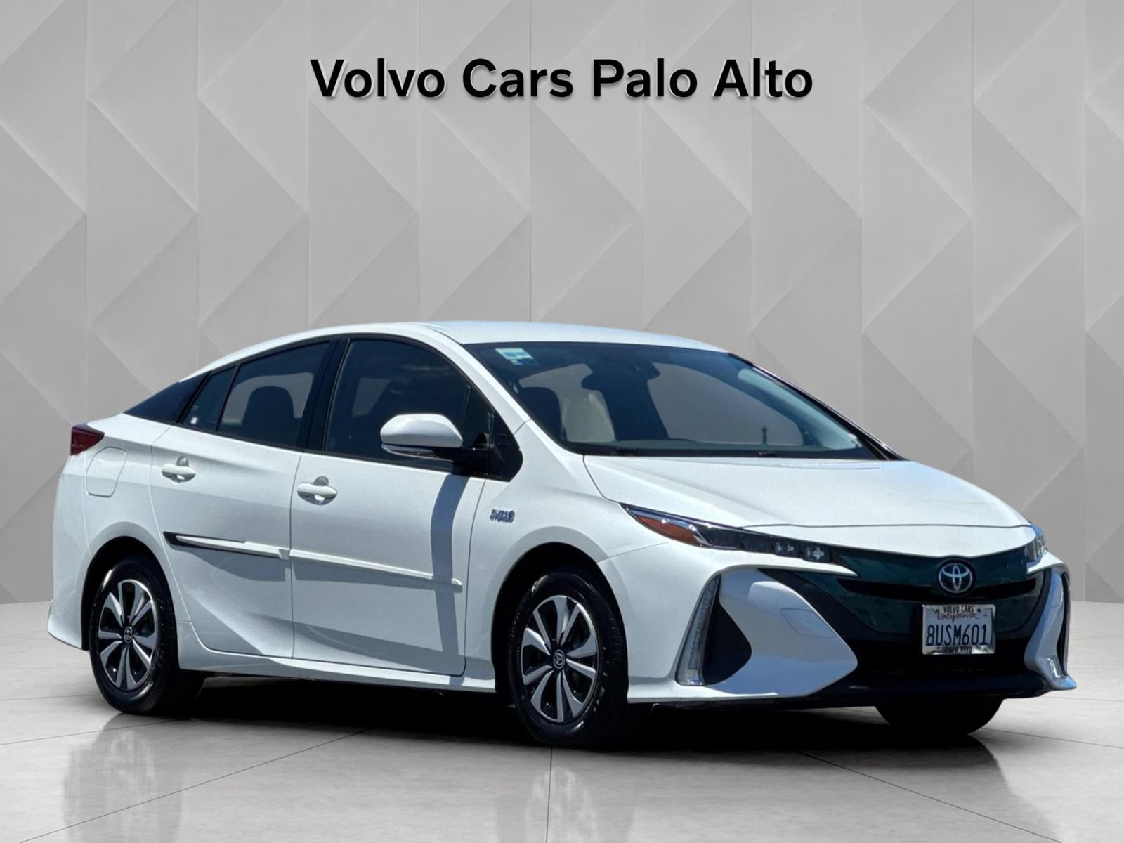 Used 2017 Toyota Prius Prime Plus FWD image 12