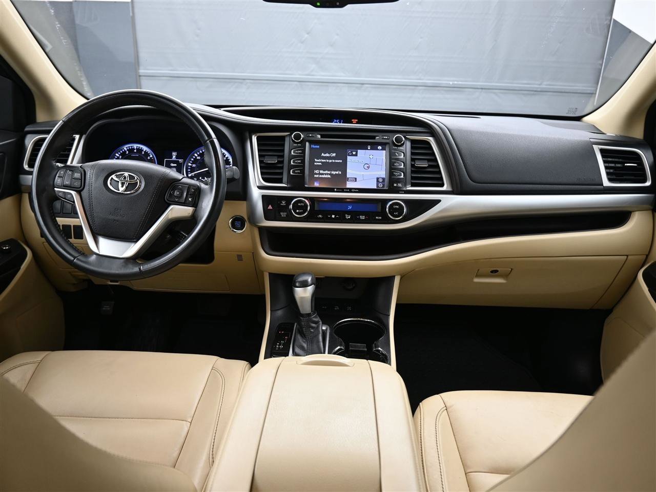 Used 2016 Toyota Highlander XLE AWD/4WD image 12