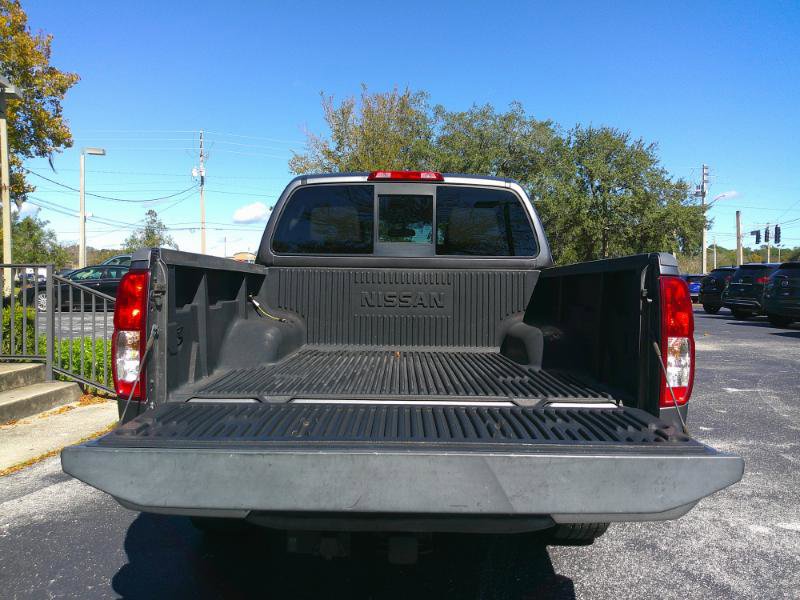 Used 2016 Nissan Frontier SV image 10