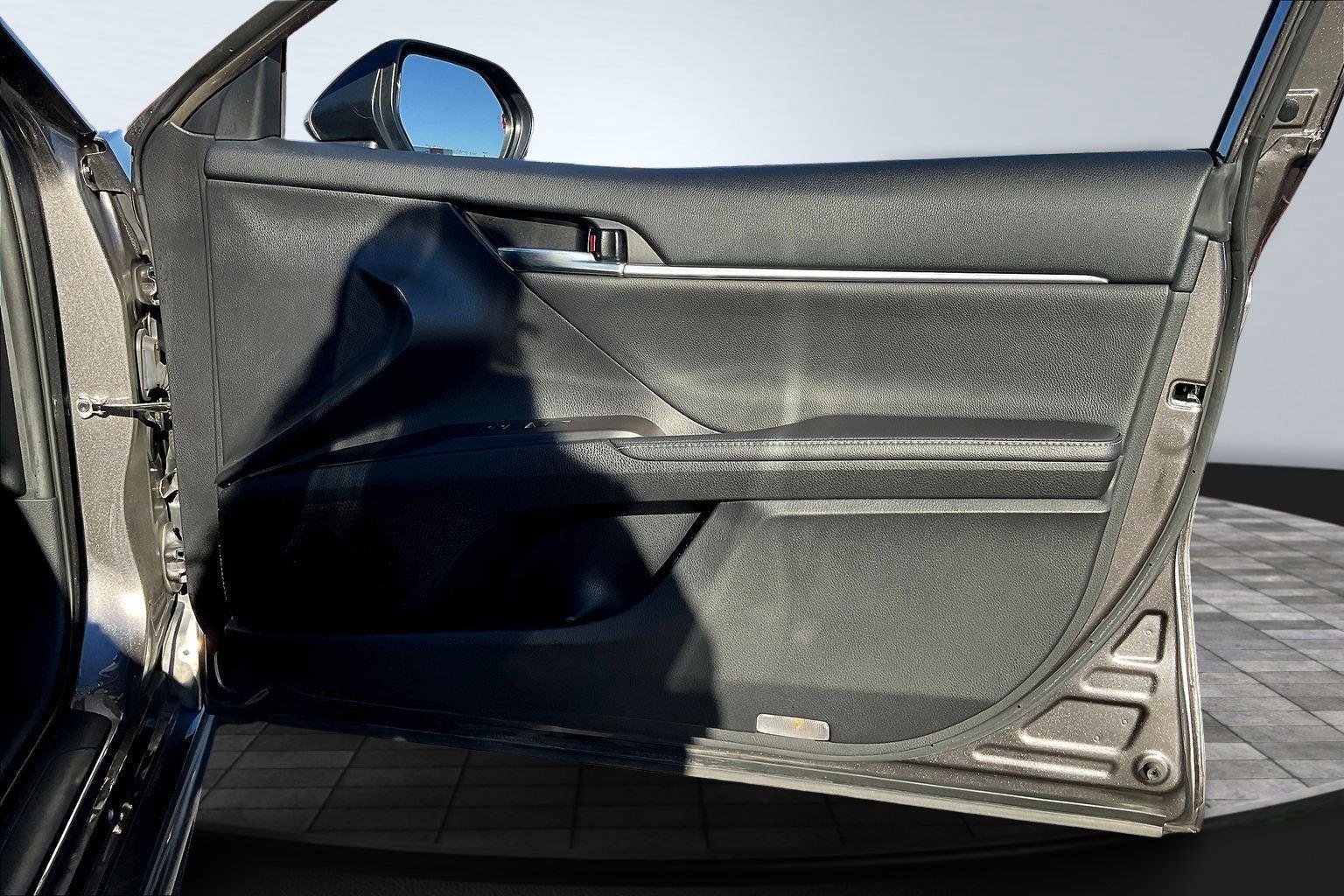 Used 2022 Toyota Camry XSE image 24