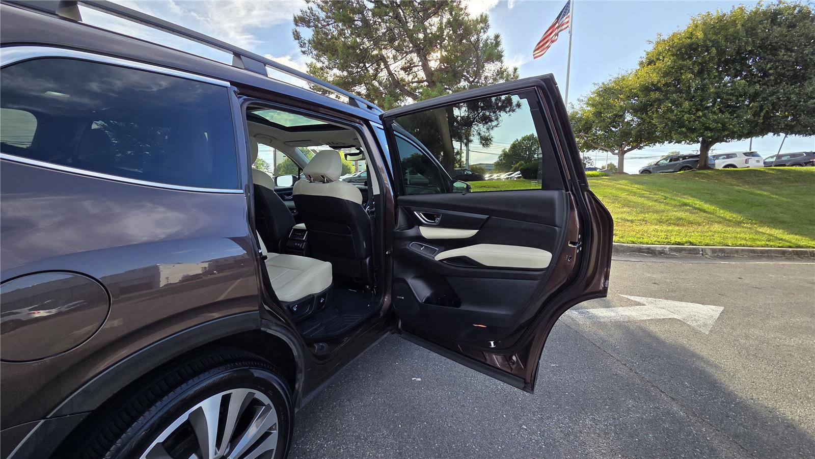 Used 2021 Subaru Ascent Limited w/ Technology Package AWD/4WD image 34