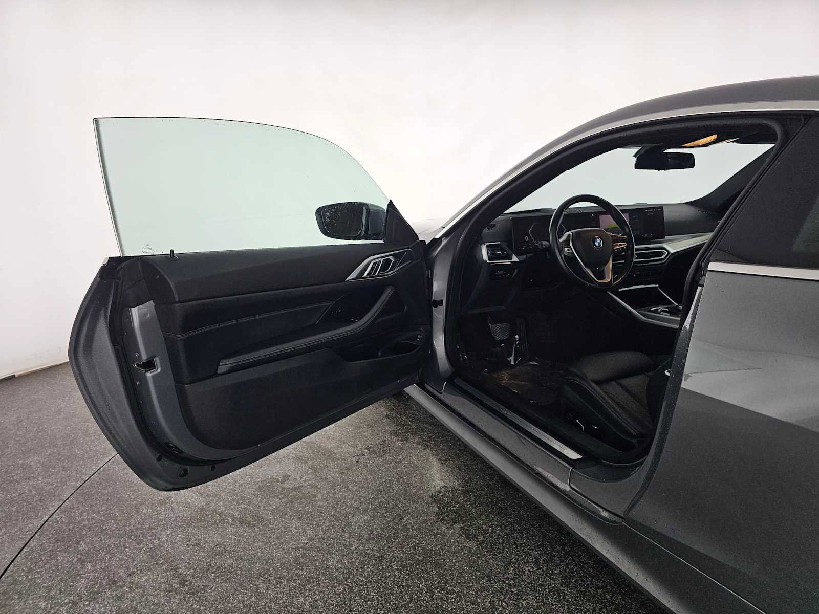 Used 2024 BMW 430i xDrive Coupe w/ Premium Package image 29